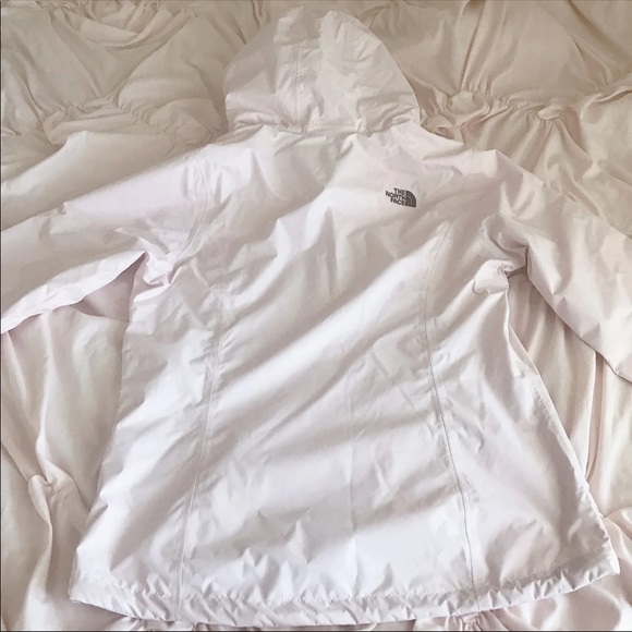 SOLD 🌸 Resolve Jacket - Picture 2 of 6